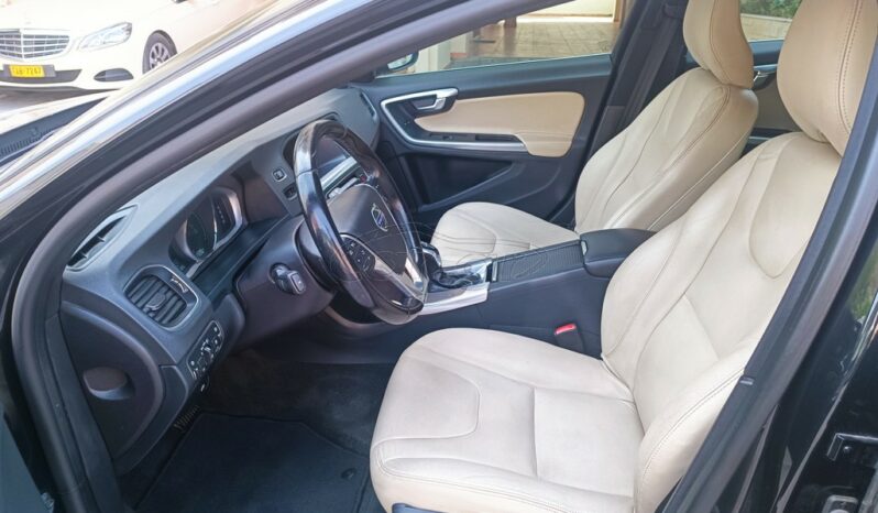Volvo V60 2015 D2 + Δερμάτινο Σαλόνι full