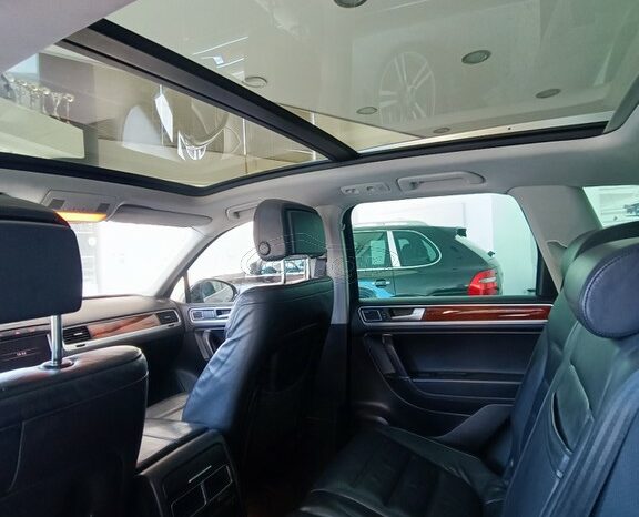 Volkswagen Touareg 2010 V6 TSI HYBRID full