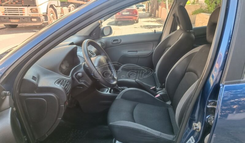 Peugeot 206 2006 1.4 16V 90PS full